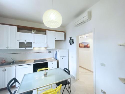 Η κουζίνα ή μικρή κουζίνα στο Casa Elia - Procchio - Argonautivacanze