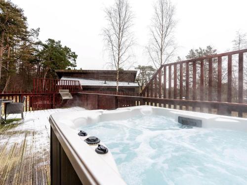Kolam renang di atau dekat dengan Deerpark Cabins, Cornwall - Forest Holidays