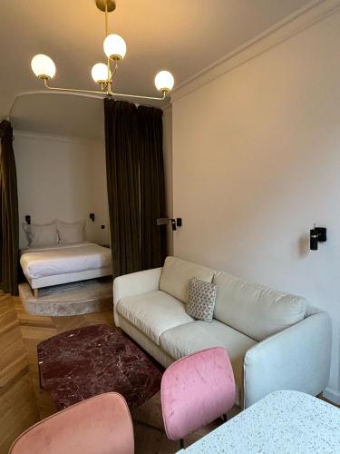 Central Apartment Tronchet 1G