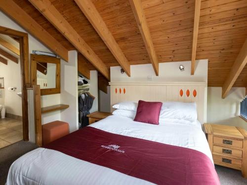 Katil atau katil-katil dalam bilik di Deerpark Cabins, Cornwall - Forest Holidays