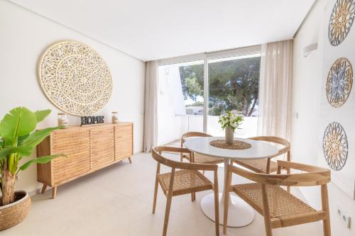 AR4 Cosy, one-bed with sea views