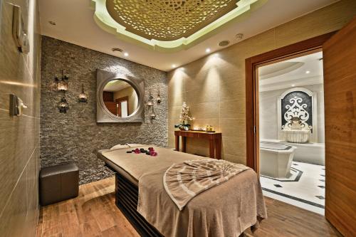 Ванная комната в Marigold Thermal & Spa Hotel Bursa