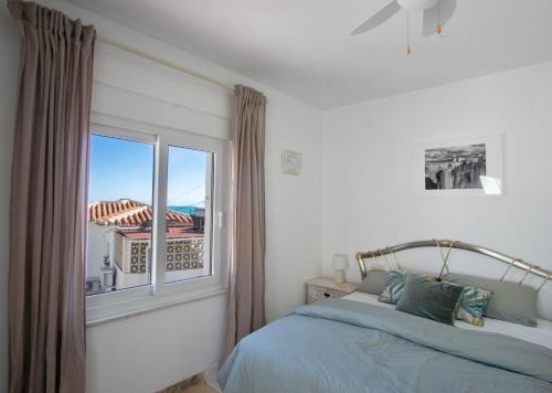 Private Beach Villa for 6 with Seaview, Pool & big Sun Terrace