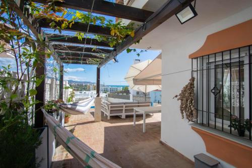 Private Beach Villa for 6 with Seaview, Pool & big Sun Terrace