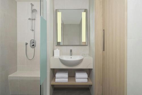 Ένα μπάνιο στο Fairfield by Marriott Bekasi