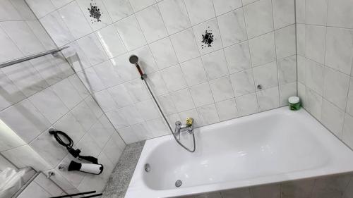 Koupelna v ubytování Hochwertige 3 Zimmer Erdgeschosswohnung