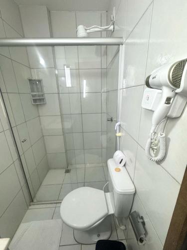 Schalom Hotelにあるバスルーム