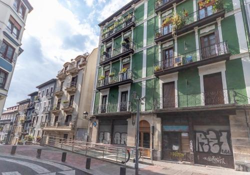 ACOGEDOR Y CON VISTAS - Casco Viejo & Parking