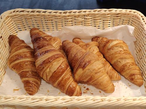 ホテルの敷地内または近くでの食事または食べ物
