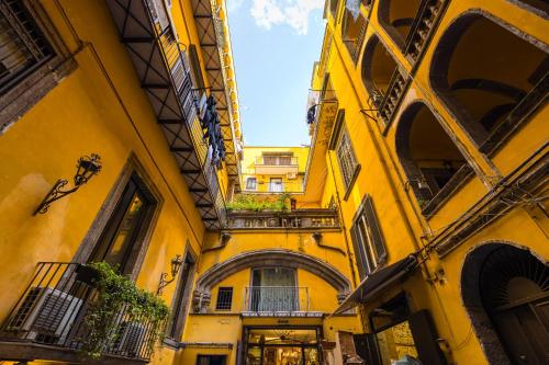 Appartamento 2 Camere 1 Bagno Palazzo Mormando Napoli