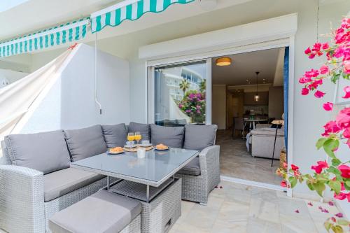 Apartamento con terraza en primera línea El Duque, Altamira