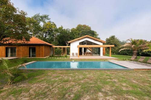 Villa des Résiniers piscine, proche plage & forêt