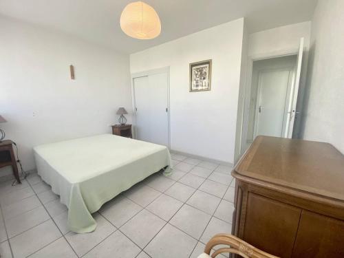 LA GRANDE MOTTE - BEL APPARTEMENT POUR 4 PERSONNES - VUE SUR MER - PARKING