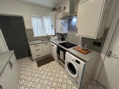 Spaghetti House - 6 Bedroom Contractor House Sleeps 12 Parking for 3 Vans Bromford Duddeston Fort Dunlop Star City Saltley Viaduct HS2 photo 37