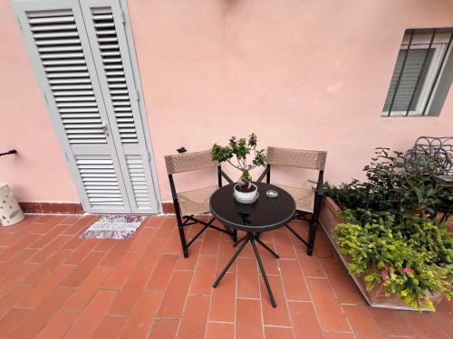 Balkoni atau teres di Home Cavour Prato