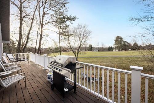 Κήπος έξω από το Golf Views Fireplace 2 Fire Pits Grill & Deck