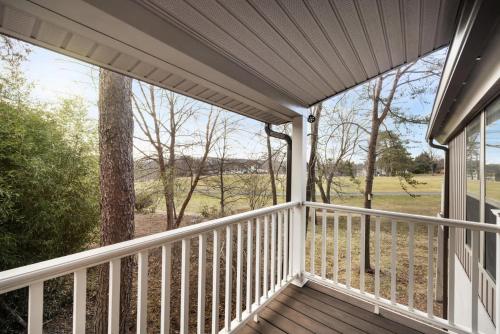 Μπαλκόνι ή βεράντα στο Golf Views Fireplace 2 Fire Pits Grill & Deck
