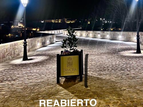 Gallery image of Hotel Puente de Piedra in Zamora