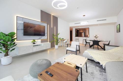 Spacious 2BHK Boulevard Heights Downtown