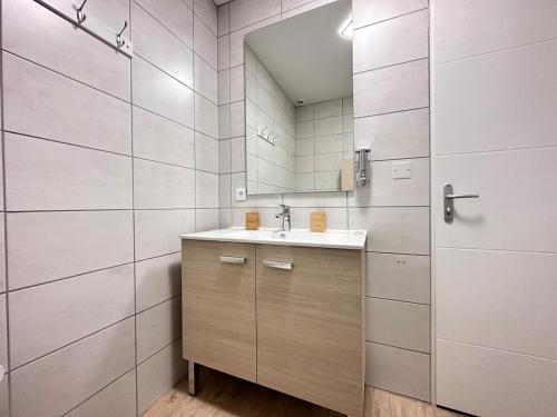 Ένα μπάνιο στο Gite 8 personnes avec jacuzzi à 10 min de Reims
