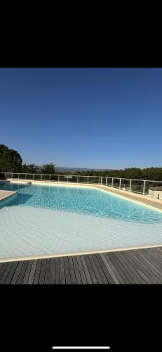 Magnifique appartement lumineux avec piscine