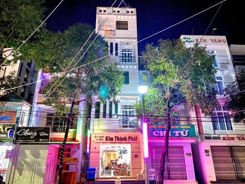 Edificio en el que se encuentra el hostal o pensión