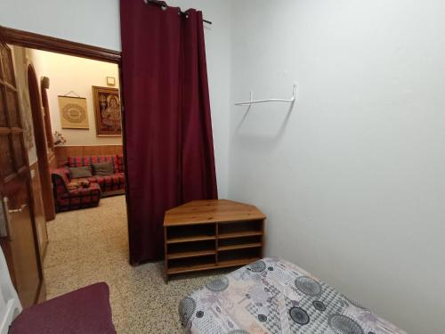 Cozy Guest Room Near Las Canteras Beach in Las Palmas