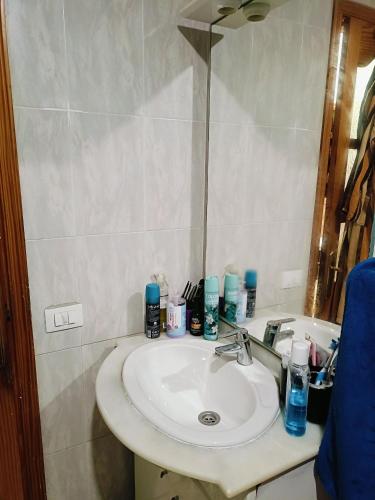 Cozy Guest Room Near Las Canteras Beach in Las Palmas
