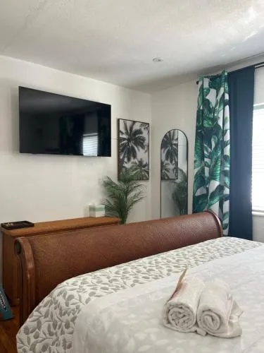 Stunning Little Havana Close to Airport, Calle Ocho, Brickell, Cruises,Wynwood and the Beaches - Free Parking photo 53