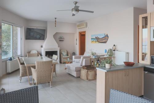 Μια τηλεόραση ή/και κέντρο ψυχαγωγίας στο Micky's SeaView Gem