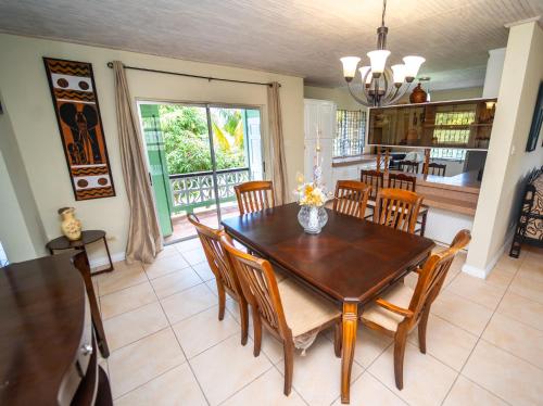 Spacious 3-Bedroom Home - Regency Park