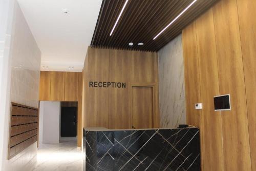 Ο χώρος του λόμπι ή της ρεσεψιόν στο Sea Breeze Polo Residence