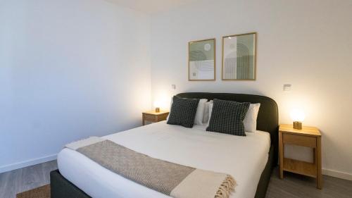 Bright 2BR Flat near Praça da Galiza by LovelyStay