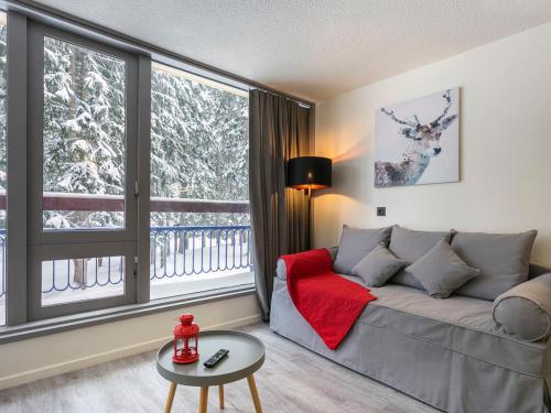 Photo de la galerie de l'établissement Studio rénové au pied des pistes, balcon, wifi gratuit, plein centre - FR-1-346-392, à Arc 1800