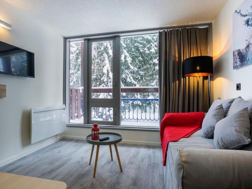 Photo de la galerie de l'établissement Studio rénové au pied des pistes, balcon, wifi gratuit, plein centre - FR-1-346-392, à Arc 1800