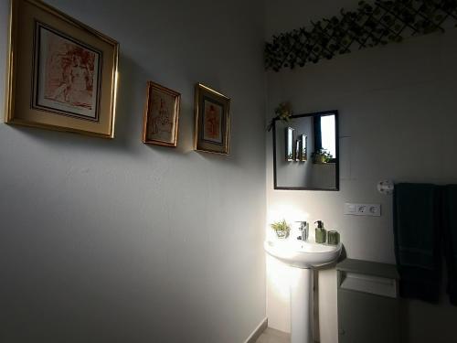 Gambar di galeri bagi 25 de Abril di Santa Cruz de la Sierra