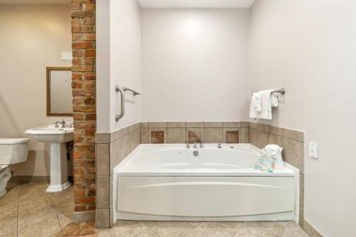 Ein Badezimmer in der Unterkunft Maison Saint Charles