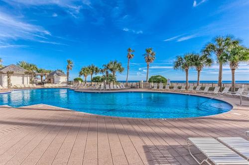 Πισίνα στο ή κοντά στο The Beach Club 1205A
