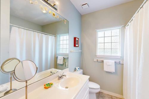 Koupelna v ubytování Dauphin Island Beach Club 201A