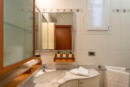 Lecco, 20 - In the heart of the Rainbow District