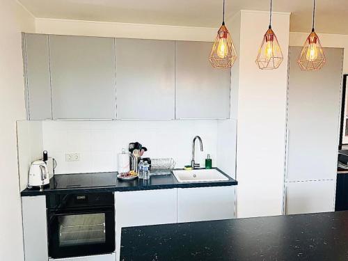 Η κουζίνα ή μικρή κουζίνα στο Beautiful 2 bedrooms flat in Luxembourg