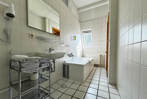 Koupelna v ubytování Hotel Zu den Linden