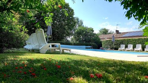 Issigeac, Gîte tout confort, Piscine chauffée