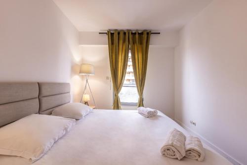 LB Vacation Rentals I High Floor Sea View 2Br Apt with Balcony & Garage