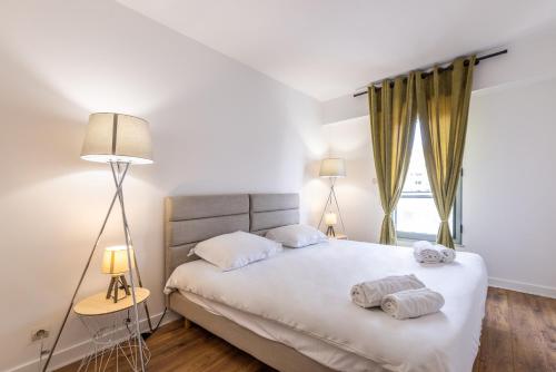 LB Vacation Rentals I High Floor Sea View 2Br Apt with Balcony & Garage