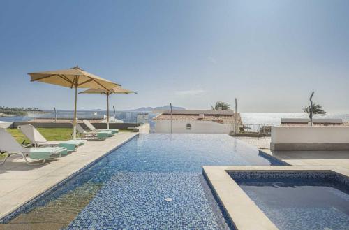 Bazén v ubytování V Hotel Sharm El Shiekh nebo v jeho okolí