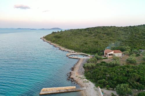 Secluded fisherman's cottage Cove Zizanj, Pasman - 23925