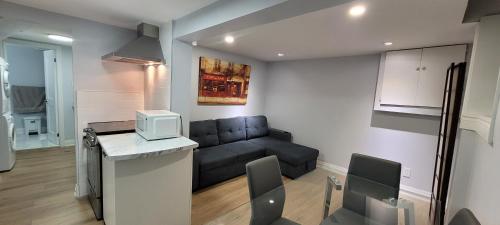 Cuisine ou kitchenette dans l'établissement Basement Studio