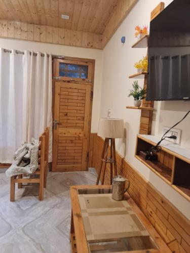 TV a/nebo společenská místnost v ubytování Neo classical