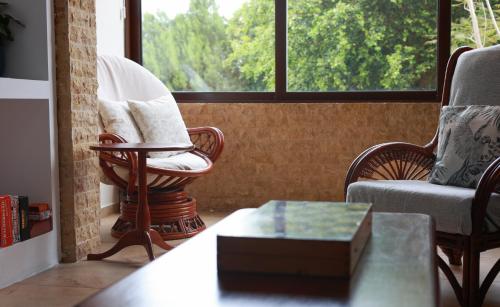 Et opholdsområde på Piale Palms Makenzie Beach Front Apartment, Larnaca